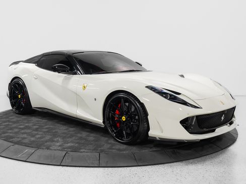 Used 2023 Ferrari 812 GTS RWD image 25