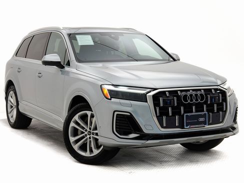 Certified 2025 Audi Q7 3.0T Premium Plus image 1