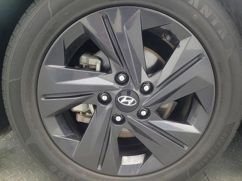 Used 2021 Hyundai Elantra SEL image 31