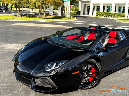 Used 2016 Lamborghini Aventador LP 700-4 image 10