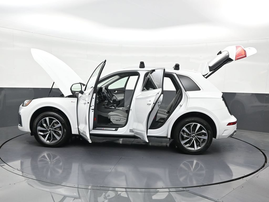 Used 2024 Audi Q5 2.0T Premium AWD/4WD image 32