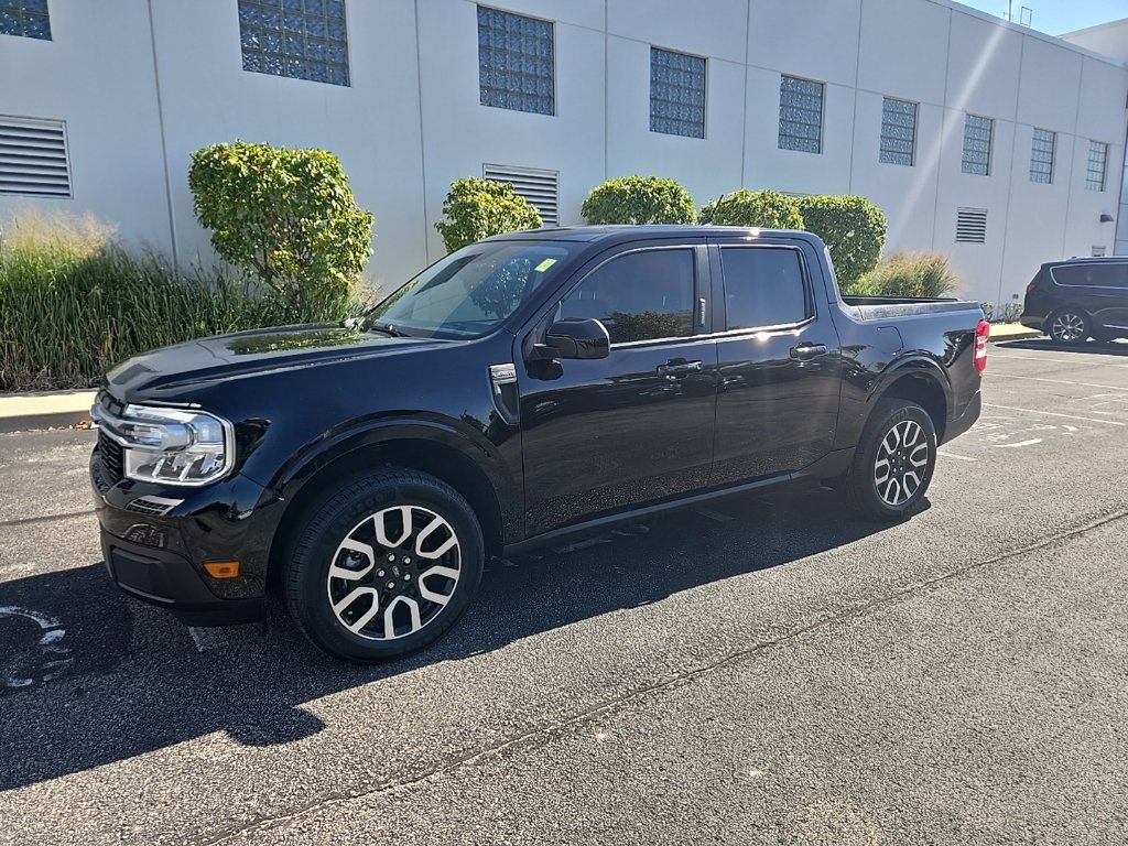Used 2023 Ford Maverick Lariat FWD image 2