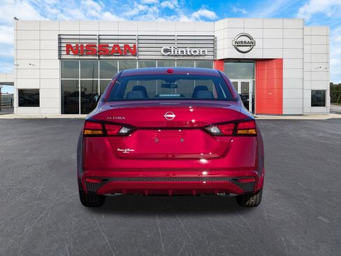 New 2025 Nissan Altima 2.5 SV image 4