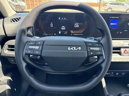 Used 2025 Kia K4 FWD image 5