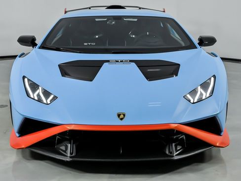 Used 2022 Lamborghini Huracan STO RWD image 5