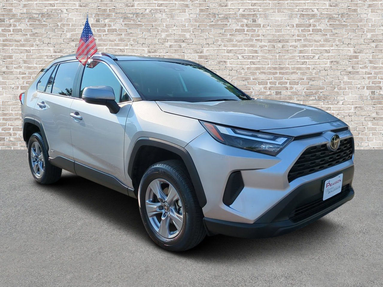 Used 2025 Toyota RAV4 XLE AWD/4WD image 1