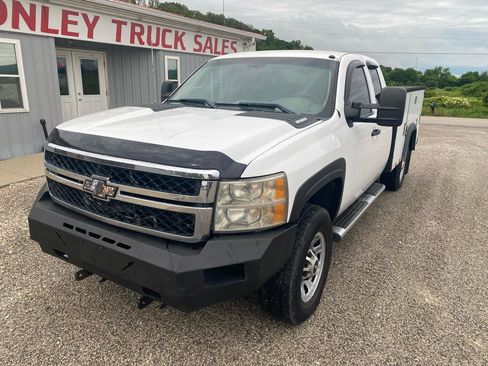 Used 2012 Chevrolet Silverado 3500 W/T w/ Snow Plow Prep Package AWD/4WD image 3