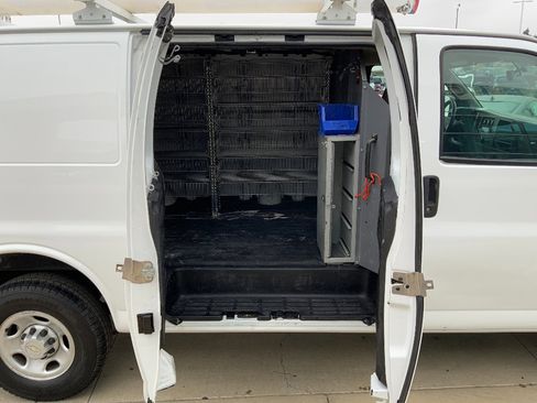 Used 2018 Chevrolet Express 2500 image 13