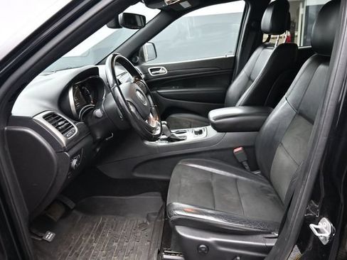 Used 2020 Jeep Grand Cherokee Laredo w/ Quick Order Package 2BN North AWD/4WD image 13