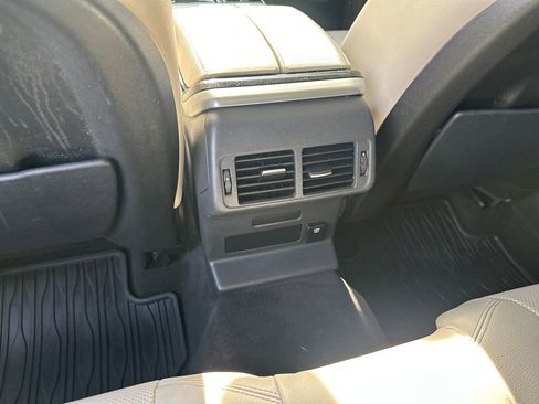 Used 2018 Land Rover Range Rover Velar R-Dynamic SE AWD/4WD image 27