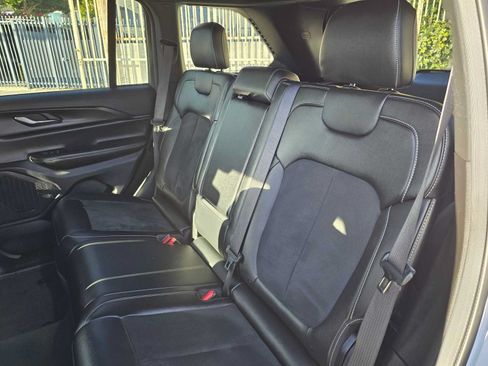 Used 2024 Jeep Grand Cherokee Altitude RWD image 17