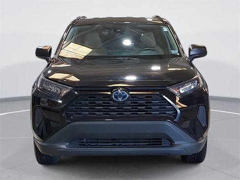 Used 2022 Toyota RAV4 LE image 2