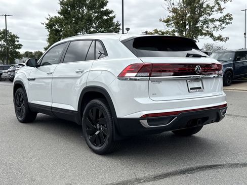 New 2026 Volkswagen Atlas Cross Sport SE FWD image 5