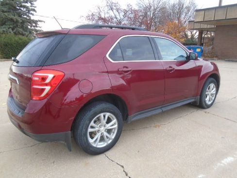 Used 2017 Chevrolet Equinox LT w/ Convenience Package AWD/4WD image 6