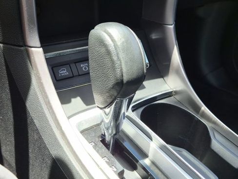 Used 2019 Subaru Ascent Limited AWD/4WD image 11
