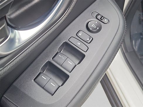 Certified 2023 Honda HR-V LX image 21