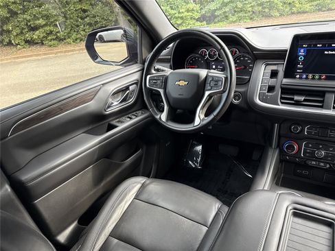 Used 2021 Chevrolet Suburban LT w/ Rear Media and Nav Package image 15