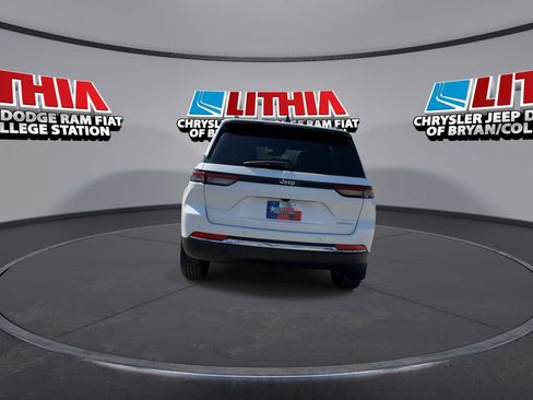 Used 2025 Jeep Grand Cherokee Laredo w/ MOPAR Finishing Package RWD image 7