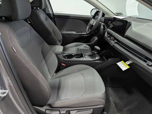 Certified 2025 Kia K4 FWD image 39