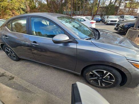 Used 2025 Nissan Sentra SV image 2