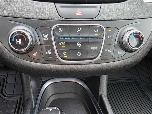 Used 2019 Chevrolet Malibu LT FWD image 27