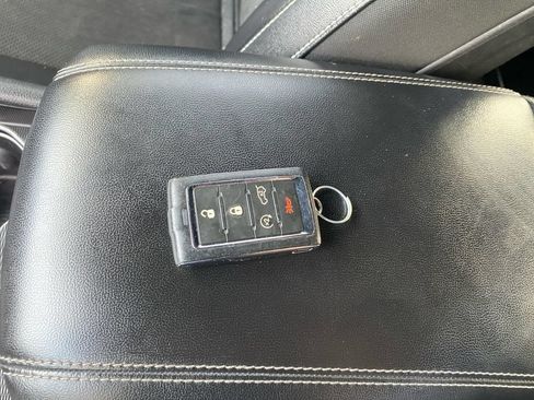 Used 2023 Jeep Grand Cherokee L Laredo RWD image 32