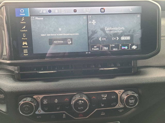 Used 2024 Jeep Wrangler Unlimited AWD/4WD image 28