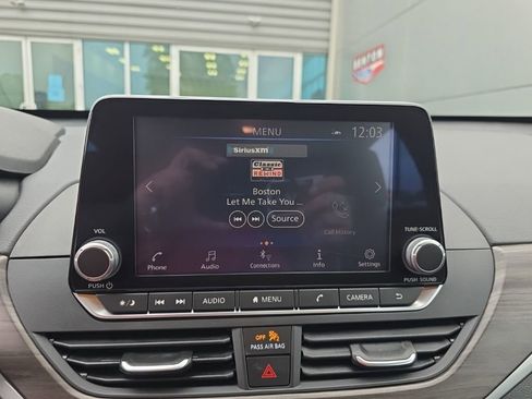 Used 2025 Nissan Altima 2.5 SV FWD image 18