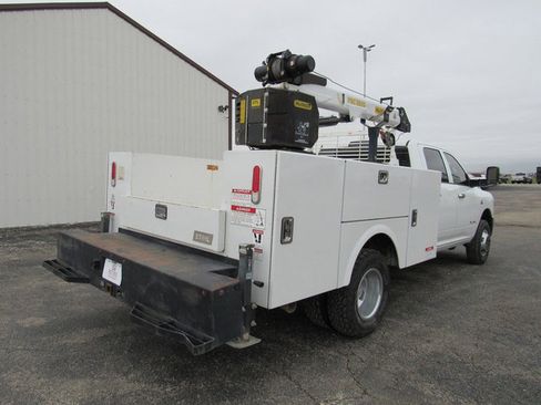 Used 2022 RAM 3500 Tradesman w/ Chrome Appearance Group AWD/4WD image 3