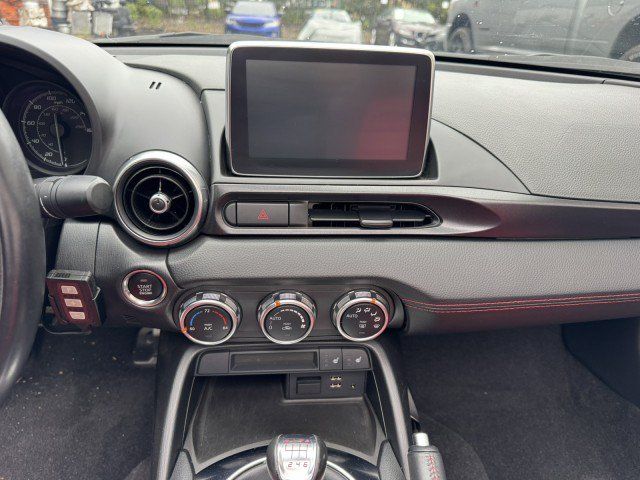 Used 2019 FIAT 124 Spider Abarth w/ Visibility Group RWD image 27