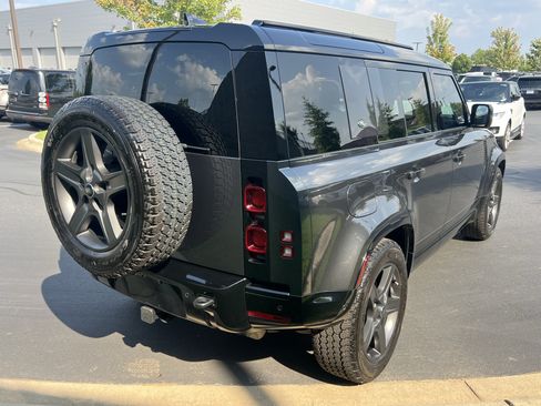Certified 2024 Land Rover Defender 110 X-Dynamic SE AWD/4WD image 7