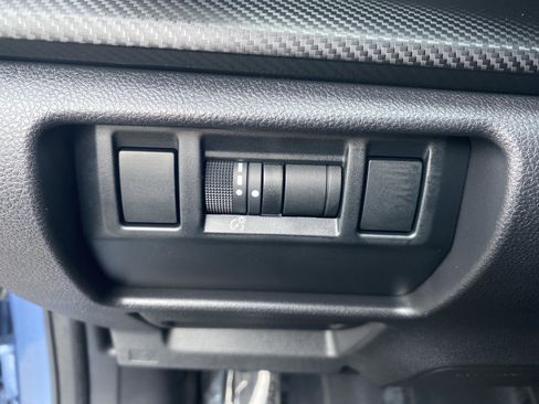 Used 2024 Subaru Crosstrek 2.0i Premium image 14