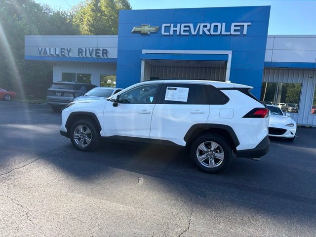 Used 2025 Toyota RAV4 XLE FWD image 4