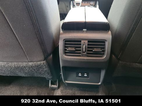 Used 2025 Nissan Rogue SV image 16