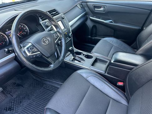 Used 2017 Toyota Camry SE image 11