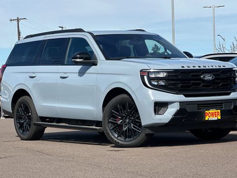 Used 2025 Ford Expedition Platinum w/ Stealth Performance Package image 2