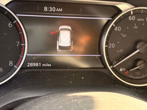 Used 2023 Nissan Rogue SV FWD image 9