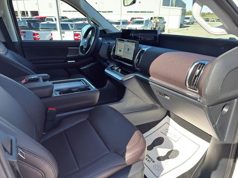 New 2025 Ford Expedition Platinum w/ Platinum Ultimate Package image 13