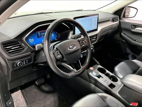 Used 2024 Ford Escape Platinum image 17