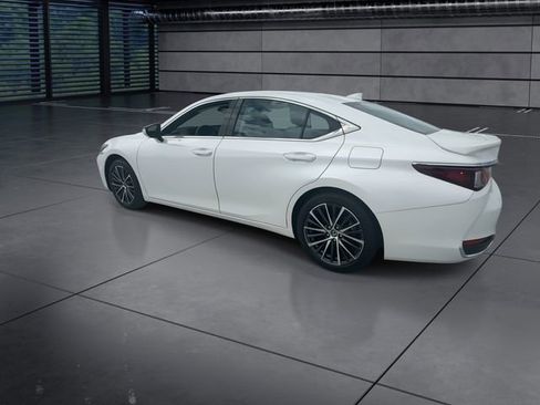 Certified 2025 Lexus ES 300h w/ Premium Package FWD image 6