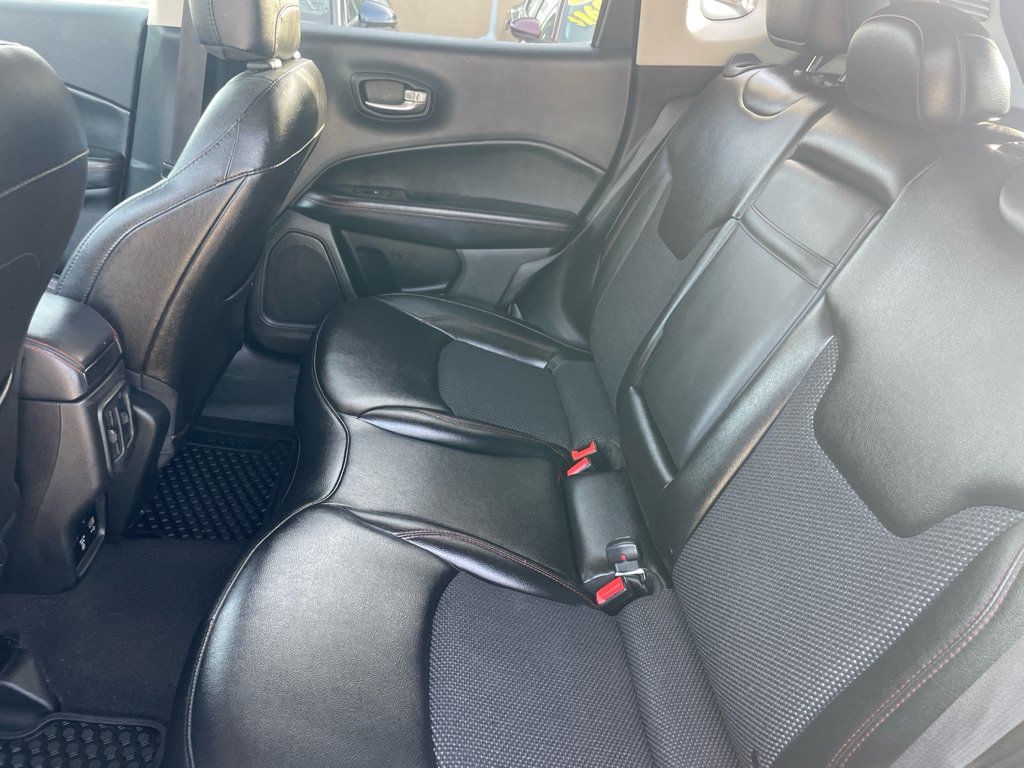 Used 2020 Jeep Compass Trailhawk AWD/4WD image 17