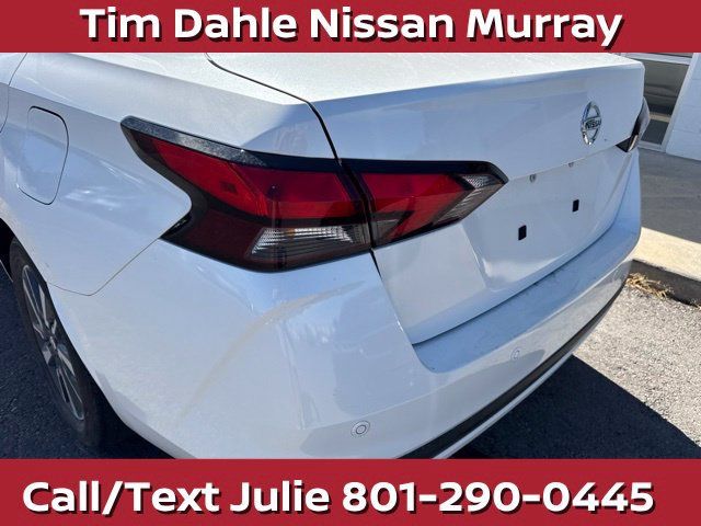Used 2022 Nissan Versa SV FWD image 22