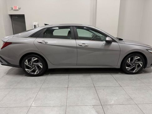 Used 2024 Hyundai Elantra Limited FWD image 6