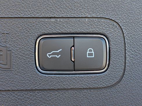 Certified 2025 Lincoln Aviator Reserve image 16