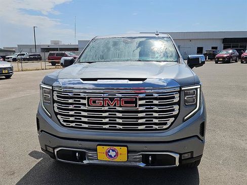 Used 2025 GMC Sierra 1500 Denali w/ Denali Reserve Package AWD/4WD image 8
