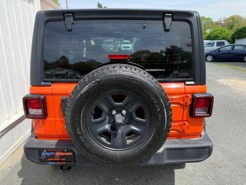 Used 2018 Jeep Wrangler Unlimited Sport image 4