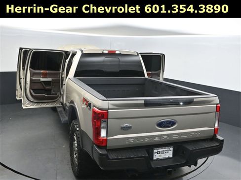 Used 2017 Ford F250 King Ranch w/ FX4 Off-Road Package image 48