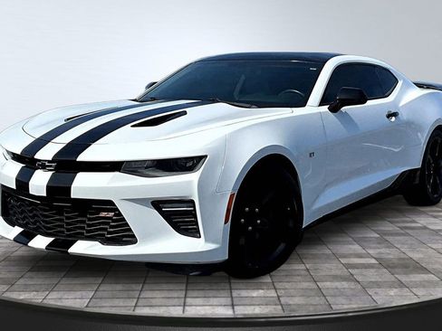 Used 2018 Chevrolet Camaro SS RWD image 1