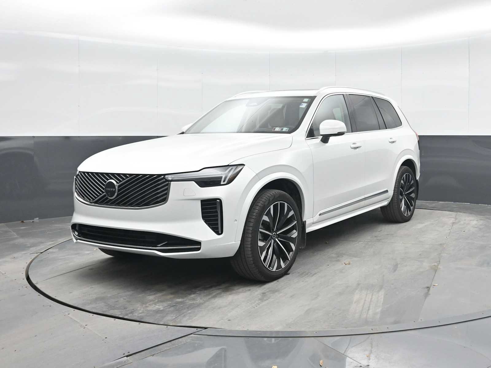 Used 2026 Volvo XC90 B6 Ultra w/ Protection Package AWD/4WD image 5