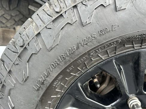 Used 2022 Ford F250 Lariat w/ Tremor Off-Road Package image 38